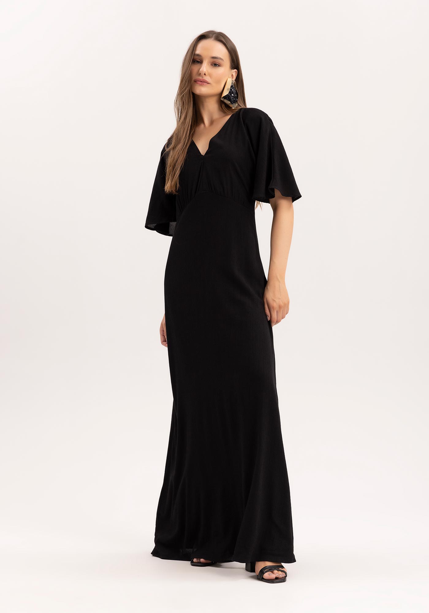 Vestido Longo em Viscose Texturizada com Manga Flare