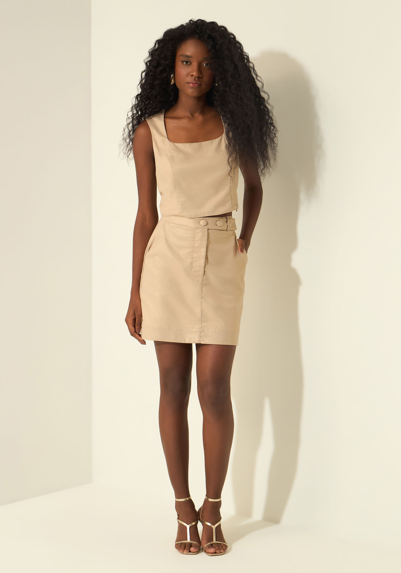 Saia Curta De Cintura Alta Em Tecido Com Brilho E Linho